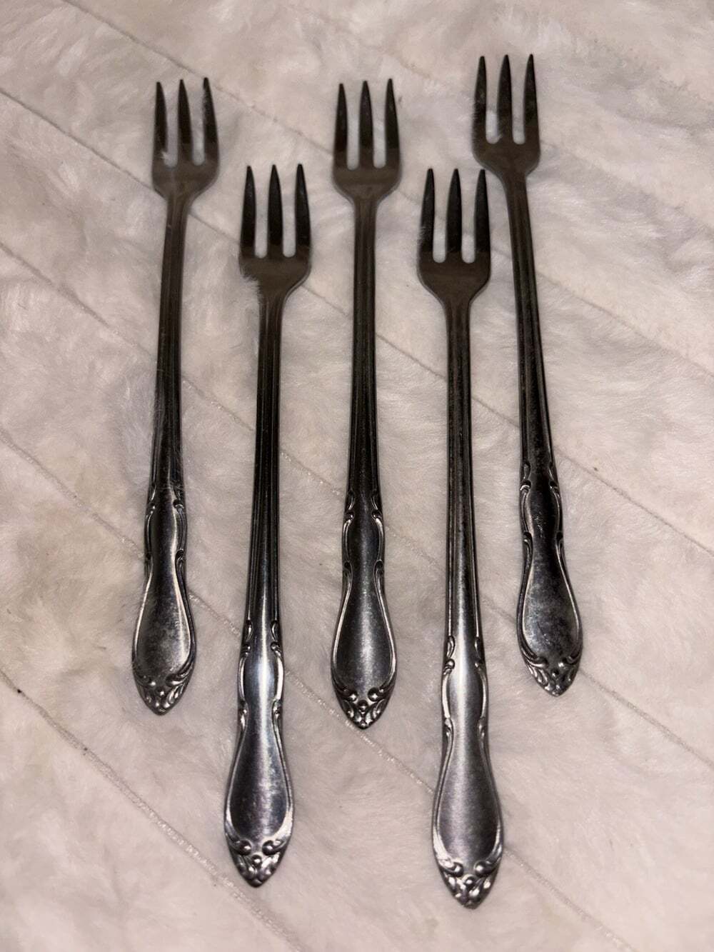 5 Vintage Oneida Homestead Cocktail Forks Rogers Stainless Seafood Set